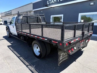 2016 Ford Super Duty F-550 Cab Chassis XLT Crew Cab DRW - miniatura 6