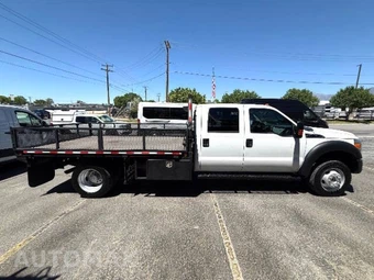 2016 Ford Super Duty F-550 Cab Chassis XLT Crew Cab DRW - miniatura 9