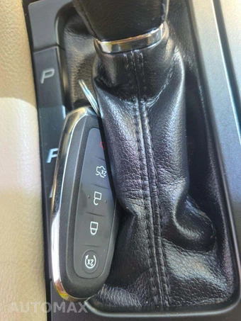 2016 Ford Taurus Limited - miniatura 8
