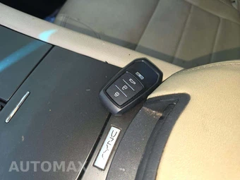 2016 Ford Taurus Limited - miniatura 8