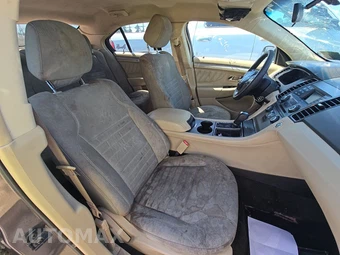 2016 Ford Taurus SE – miniatura 8
