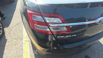 2016 Ford Taurus SEL - miniatura 34
