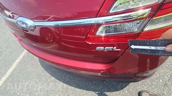 2016 Ford Taurus SEL – miniatura 24