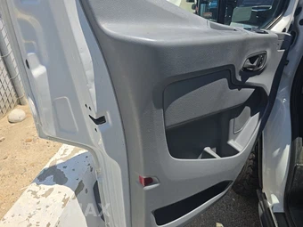 2016 Ford Transit 150 Cargo Van w/RH Sliding Door Low Roof 130.0" WB - miniatura 9