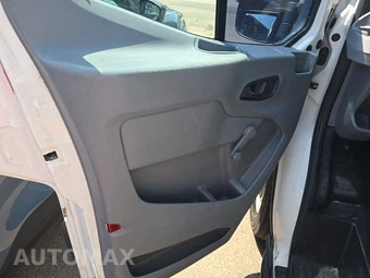 2016 Ford Transit 150 Cargo Van w/RH Sliding Door Low Roof 130.0" WB - miniatura 9