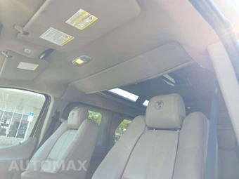 2016 Ford Transit 150 Passenger Wagon XLT w/RH Swing-Out Doors Low Roof 130.0" WB - miniatura 11