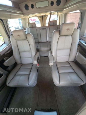 2016 Ford Transit 150 Passenger Wagon XLT w/RH Swing-Out Doors Low Roof 130.0" WB - miniatura 13