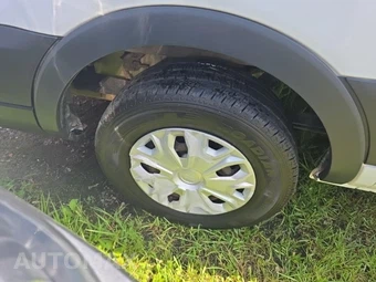 2016 Ford Transit 150 Passenger Wagon XLT w/RH Swing-Out Doors Low Roof 130.0" WB - miniatura 10