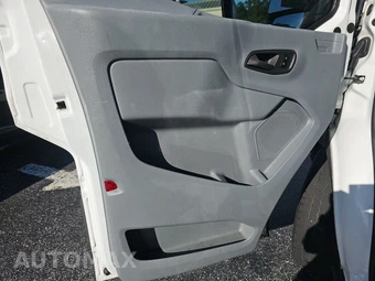 2016 Ford Transit 250 Cargo Van w/RH Sliding Door Low Roof 130.0" WB - miniatura 9