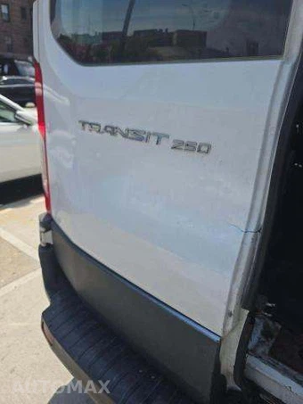 2016 Ford Transit 250 Cargo Van w/RH Swing-Out Doors Low Roof 130.0" WB - miniatura 9