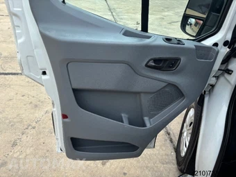 2016 Ford Transit 250 Cargo Van w/RH Swing-Out Doors Low Roof 130.0" WB - miniatura 13