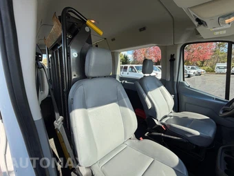 2016 Ford Transit 350 Passenger Wagon XL w/RH Sliding Door Medium Roof 148.0" WB - miniatura 43