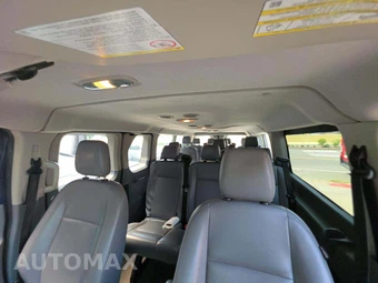 2016 Ford Transit 350 Passenger Wagon XL w/RH Swing-Out Doors Low Roof 148.0" WB - miniatura 11