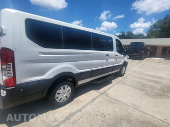 2016 Ford Transit 350 Passenger Wagon XLT w/RH Swing-Out Doors Low Roof 148.0" WB - miniatura 12