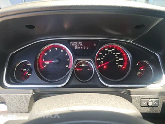 2016 GMC Acadia Denali 5SA – miniatura 12