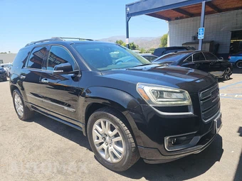 2016 GMC Acadia Denali 5SA – miniatura 3