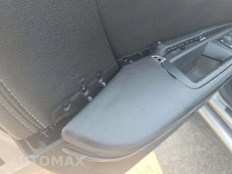 2016 GMC Acadia Denali 5SA – miniatura 18