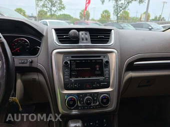 2016 GMC Acadia Denali 5SA – miniatura 10