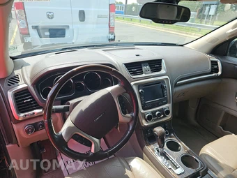 2016 GMC Acadia Denali 5SA – miniatura 11
