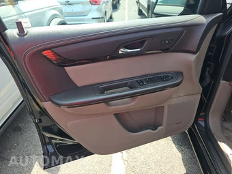 2016 GMC Acadia Denali 5SA – miniatura 9
