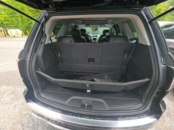2016 GMC Acadia Denali 5SA - miniatura 17