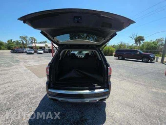 2016 GMC Acadia Denali 5SA – miniatura 16