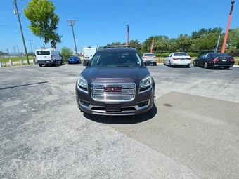 2016 GMC Acadia Denali 5SA – miniatura 2