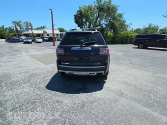 2016 GMC Acadia Denali 5SA – miniatura 4