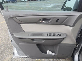 2016 GMC Acadia SLT-1 4SA – miniatura 9
