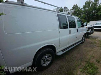 2016 GMC Savana 2500 Cargo Van 1WT 135.0" WB - miniatura 3