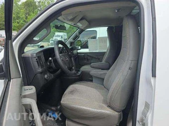 2016 GMC Savana 2500 Cargo Van 1WT 135.0" WB - miniatura 6