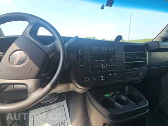 2016 GMC Savana 2500 Cargo Van 1WT 135.0" WB – miniatura 11