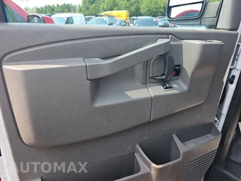 2016 GMC Savana 2500 Cargo Van 1WT 135.0" WB – miniatura 9