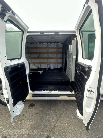 2016 GMC Savana 2500 Cargo Van 1WT 135.0" WB - miniatura 25