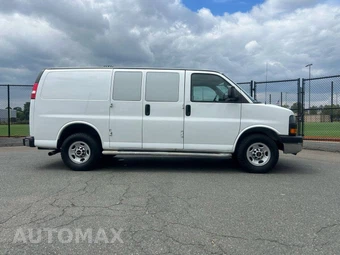2016 GMC Savana 2500 Cargo Van 1WT 135.0" WB - miniatura 3