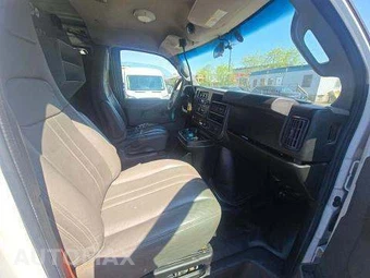 2016 GMC Savana 2500 Cargo Van 1WT 135.0" WB - miniatura 18