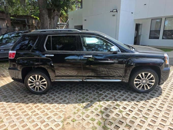 2016 GMC Terrain Denali 5SA – miniatura 4