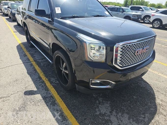2016 GMC Yukon Denali - miniatura 3