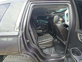 2016 GMC Yukon Denali 5SA – miniatura 17