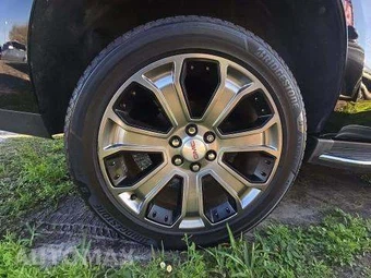 2016 GMC Yukon Denali 5SA - miniatura 24