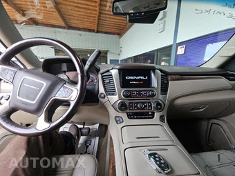 2016 GMC Yukon Denali 5SA – miniatura 11