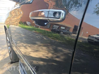 2016 GMC Yukon Denali 5SA - miniatura 24