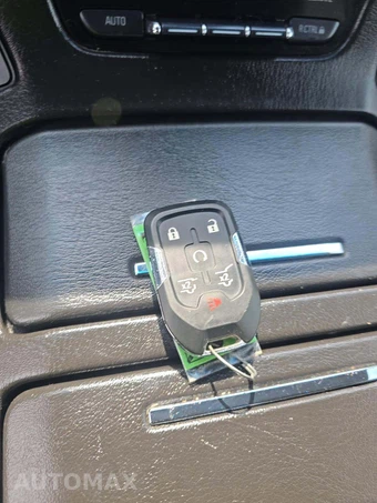 2016 GMC Yukon Denali 5SA - miniatura 8