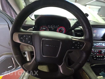 2016 GMC Yukon Denali 5SA – miniatura 10