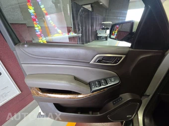 2016 GMC Yukon Denali 5SA – miniatura 9