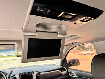 2016 GMC Yukon Denali 5SA - miniatura 25