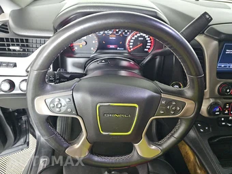 2016 GMC Yukon Denali 5SA – miniatura 10