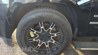 2016 GMC Yukon Denali XL 5SA – miniatura 31