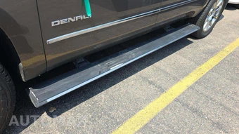 2016 GMC Yukon Denali XL 5SA - miniatura 32