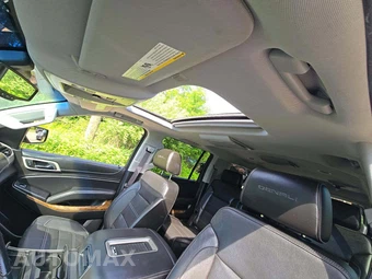 2016 GMC Yukon Denali XL 5SA - miniatura 11